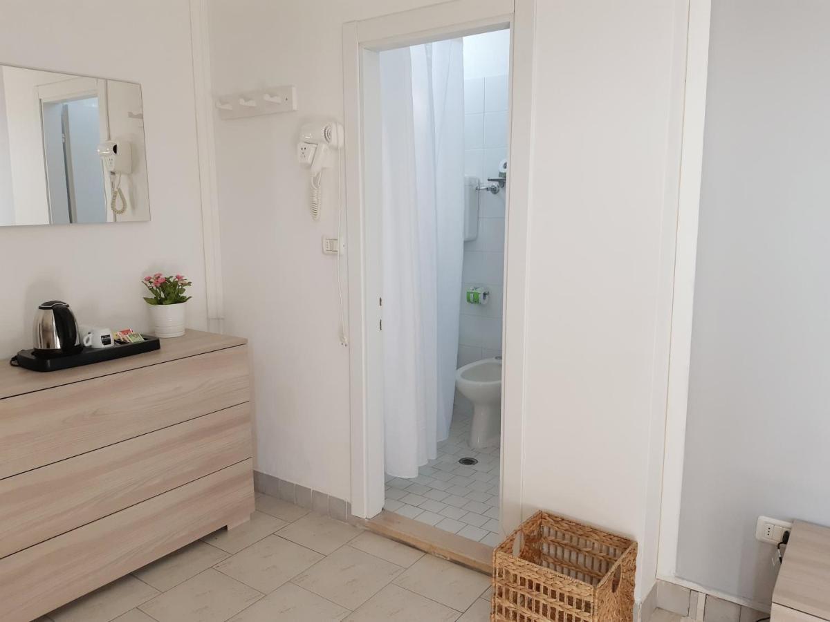 Hotel Mara Ріміні Екстер'єр фото