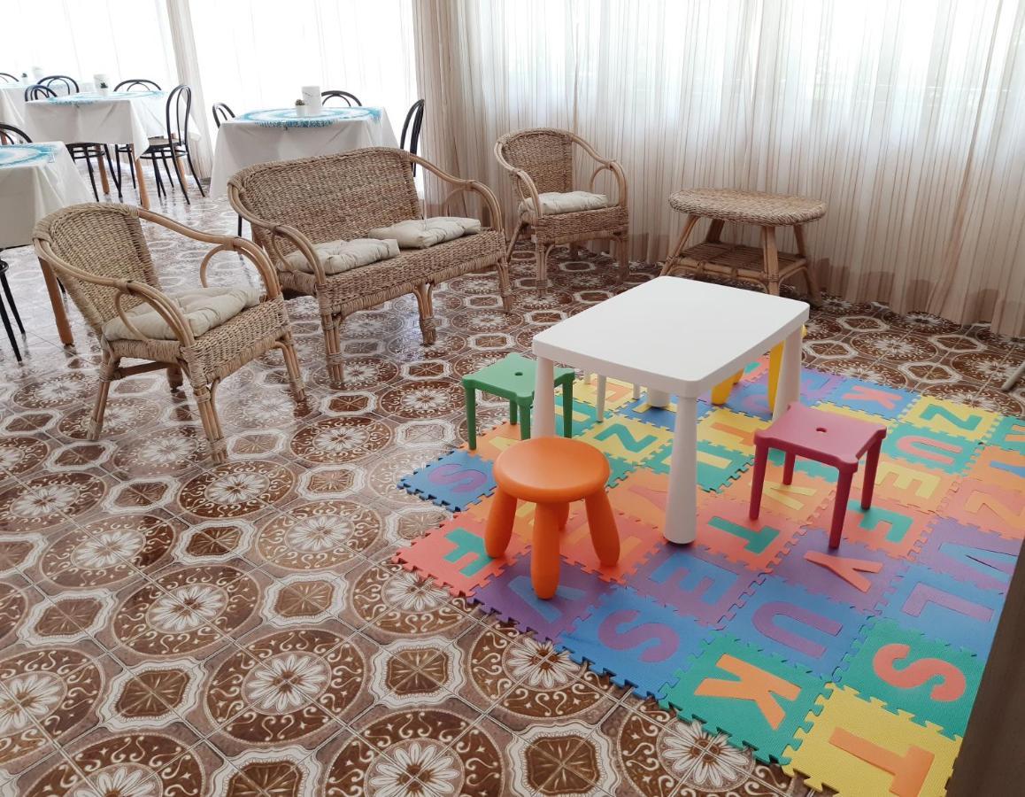Hotel Mara Ріміні Екстер'єр фото