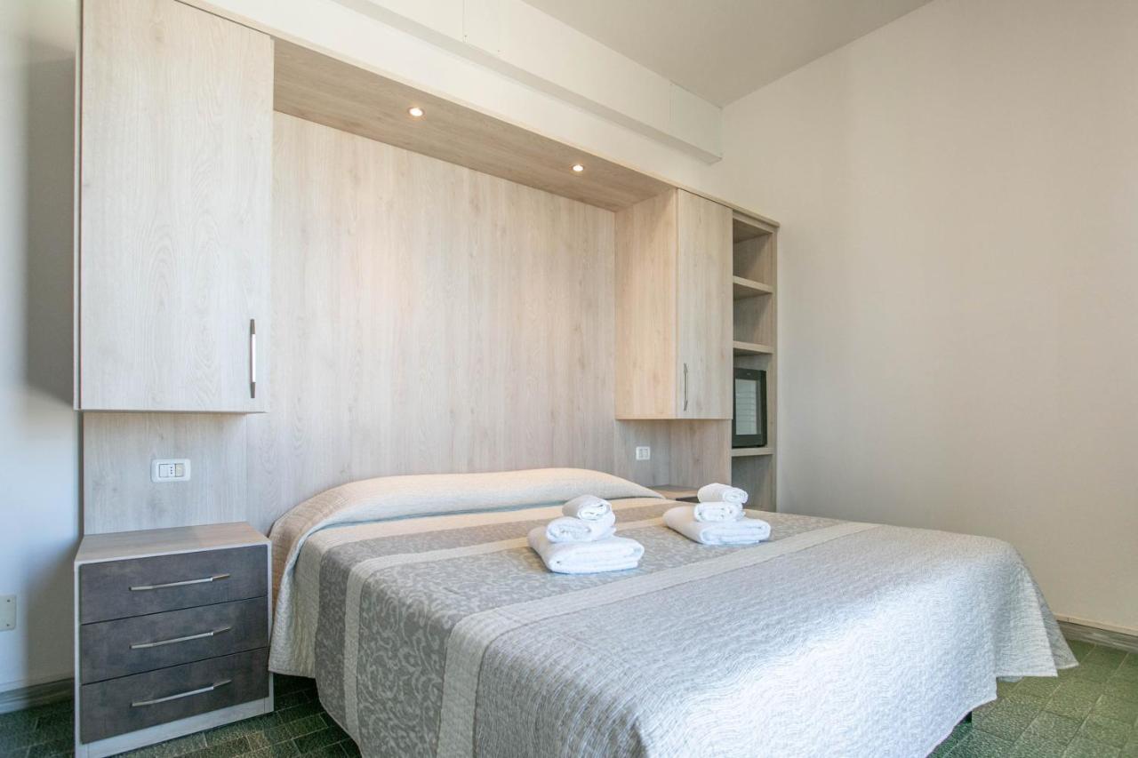 Hotel Mara Ріміні Екстер'єр фото