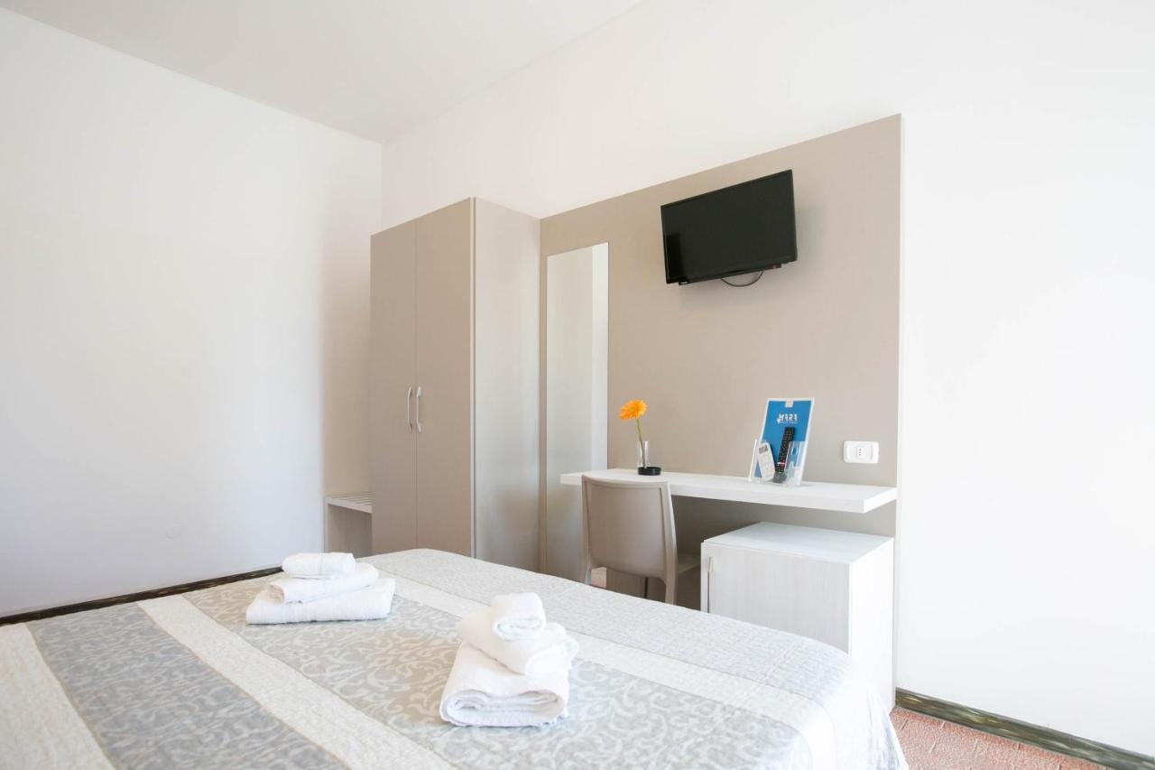 Hotel Mara Ріміні Екстер'єр фото