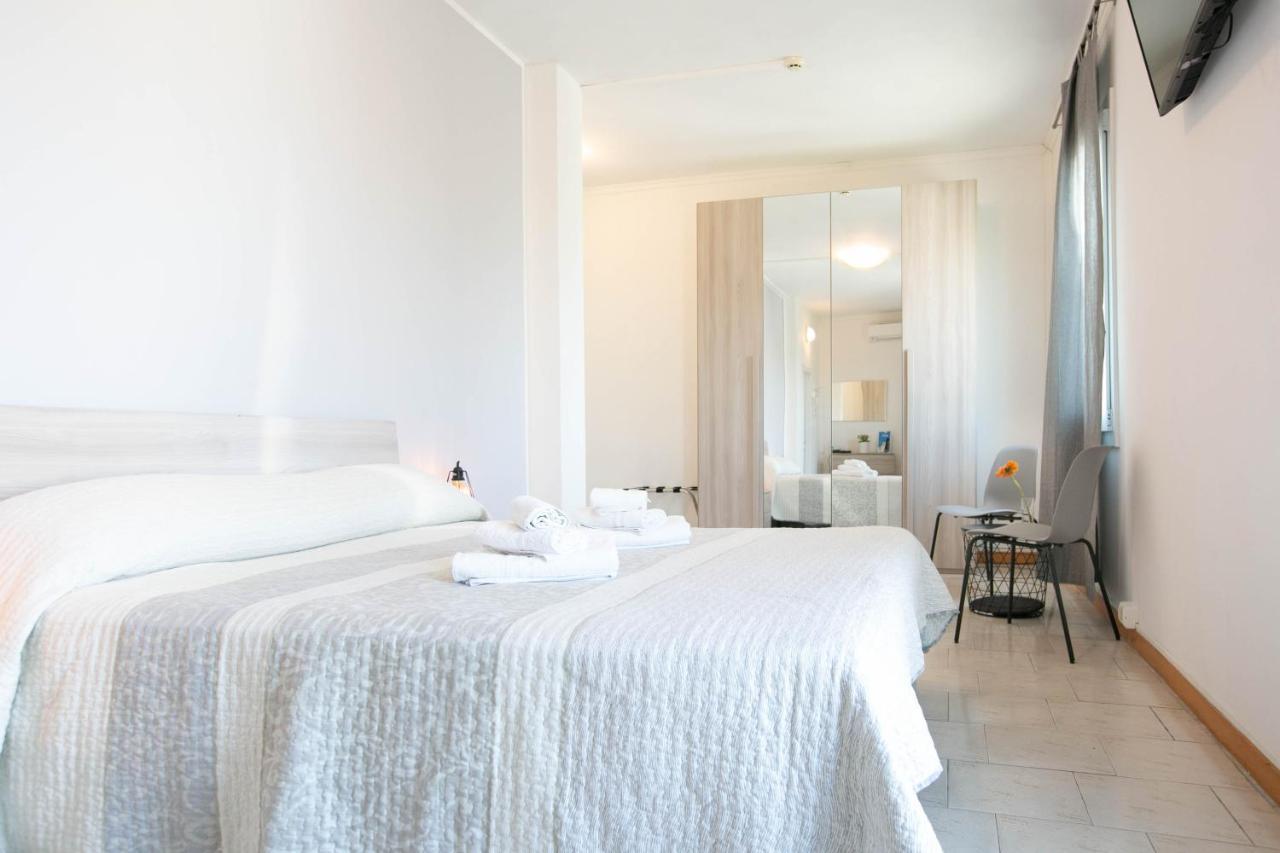Hotel Mara Ріміні Екстер'єр фото