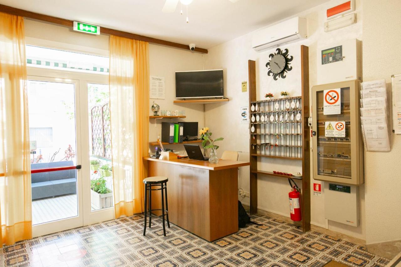 Hotel Mara Ріміні Екстер'єр фото