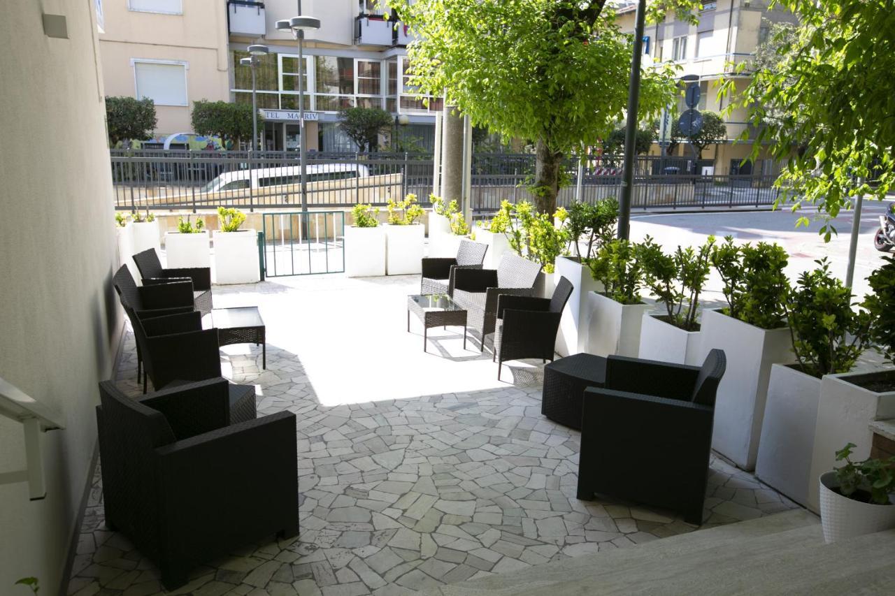 Hotel Mara Ріміні Екстер'єр фото