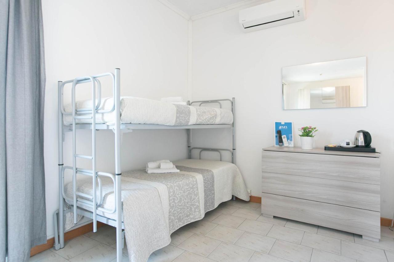 Hotel Mara Ріміні Екстер'єр фото