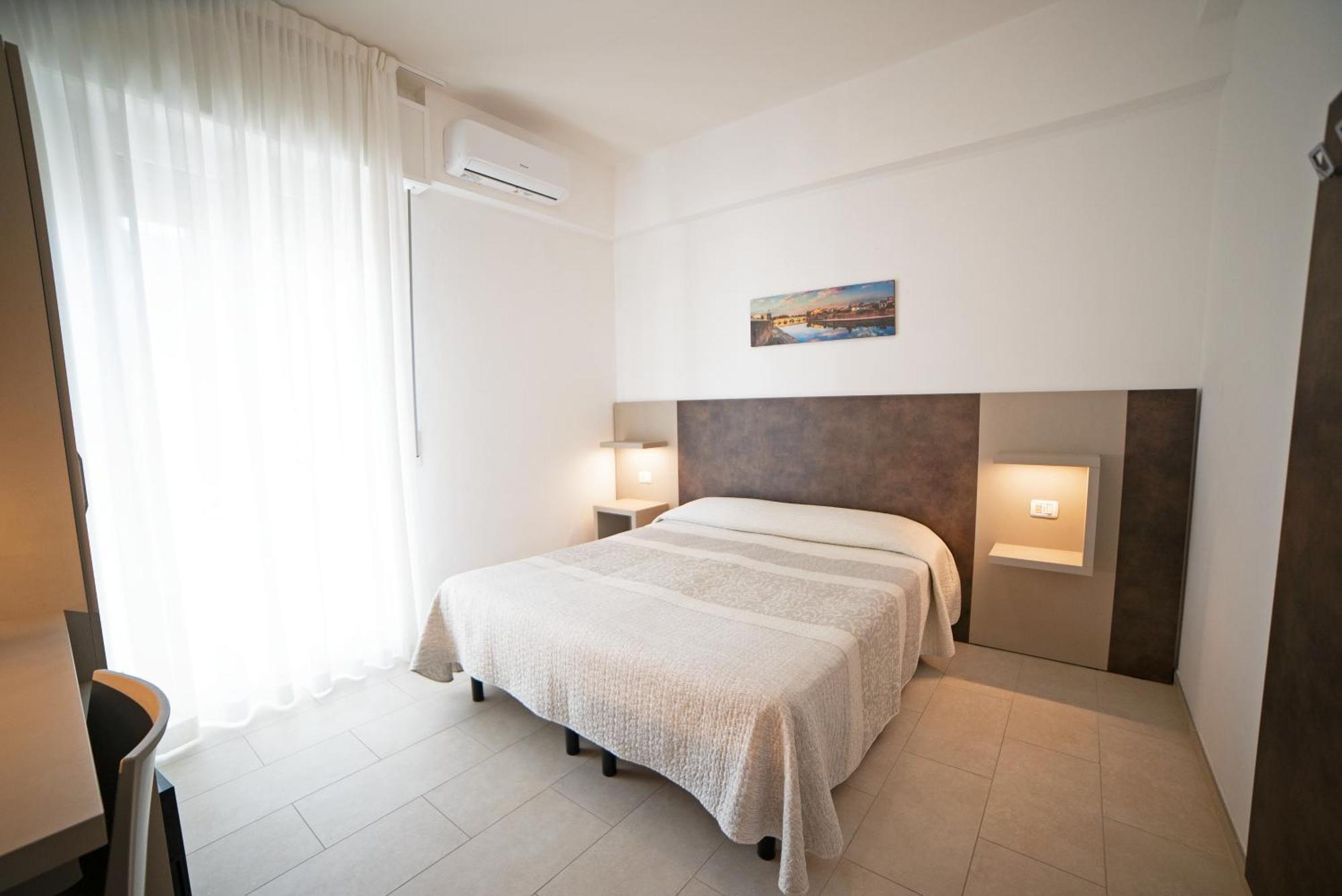 Hotel Mara Ріміні Екстер'єр фото