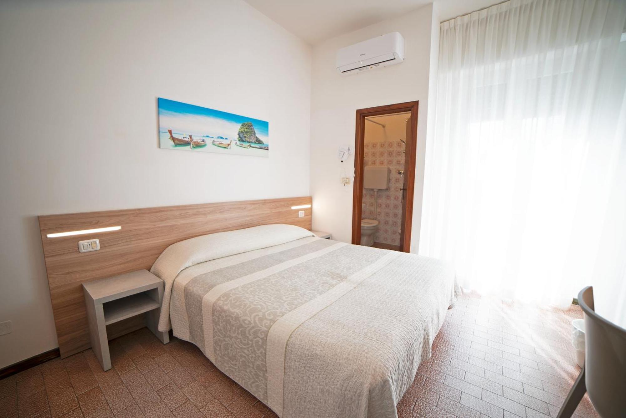 Hotel Mara Ріміні Екстер'єр фото