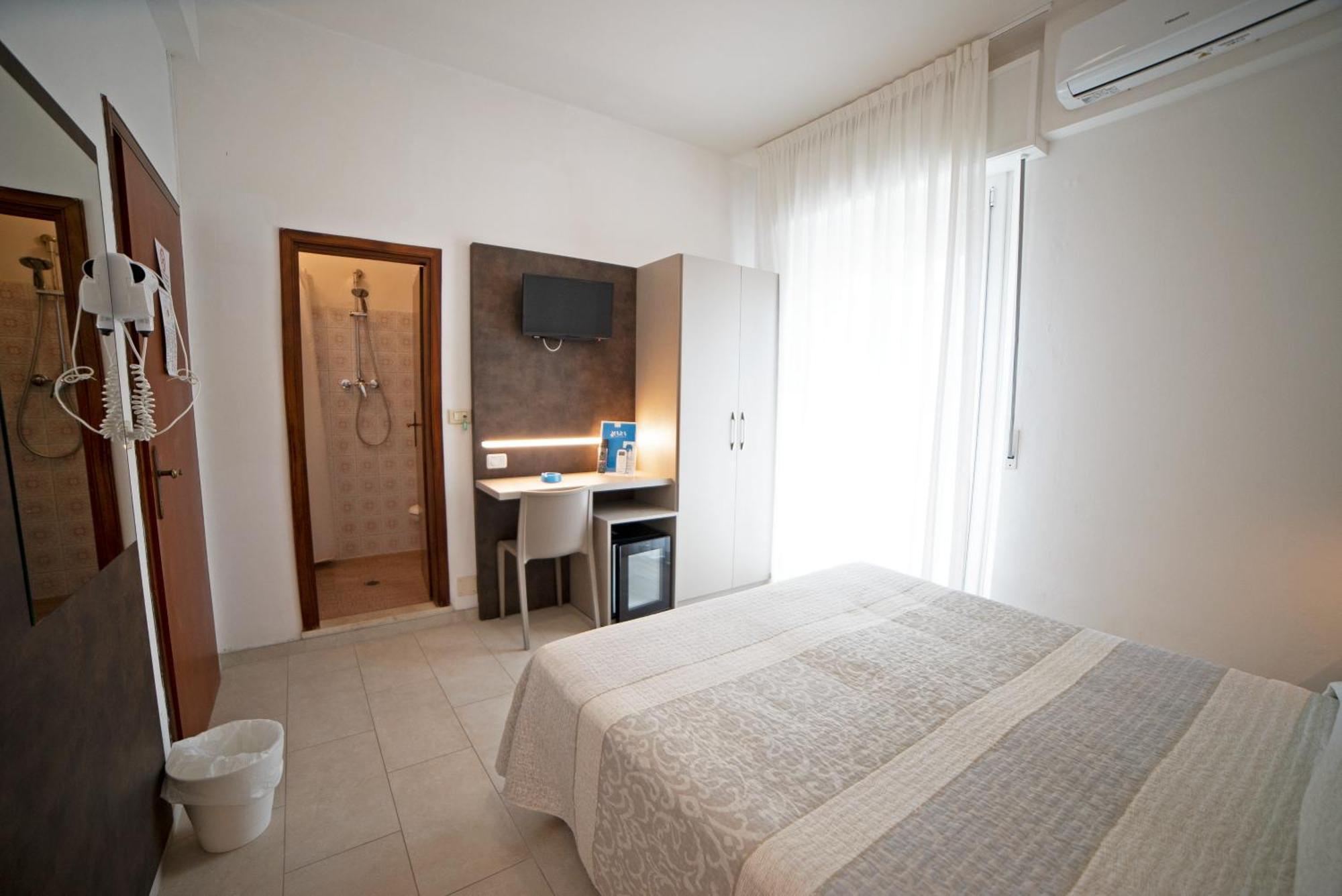 Hotel Mara Ріміні Екстер'єр фото