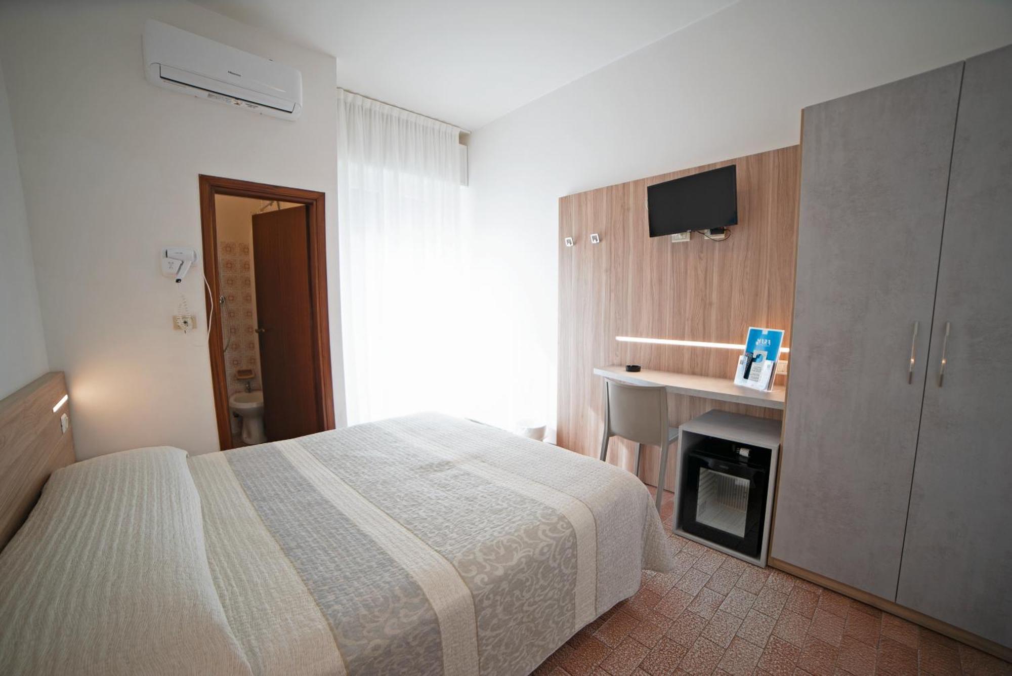 Hotel Mara Ріміні Екстер'єр фото