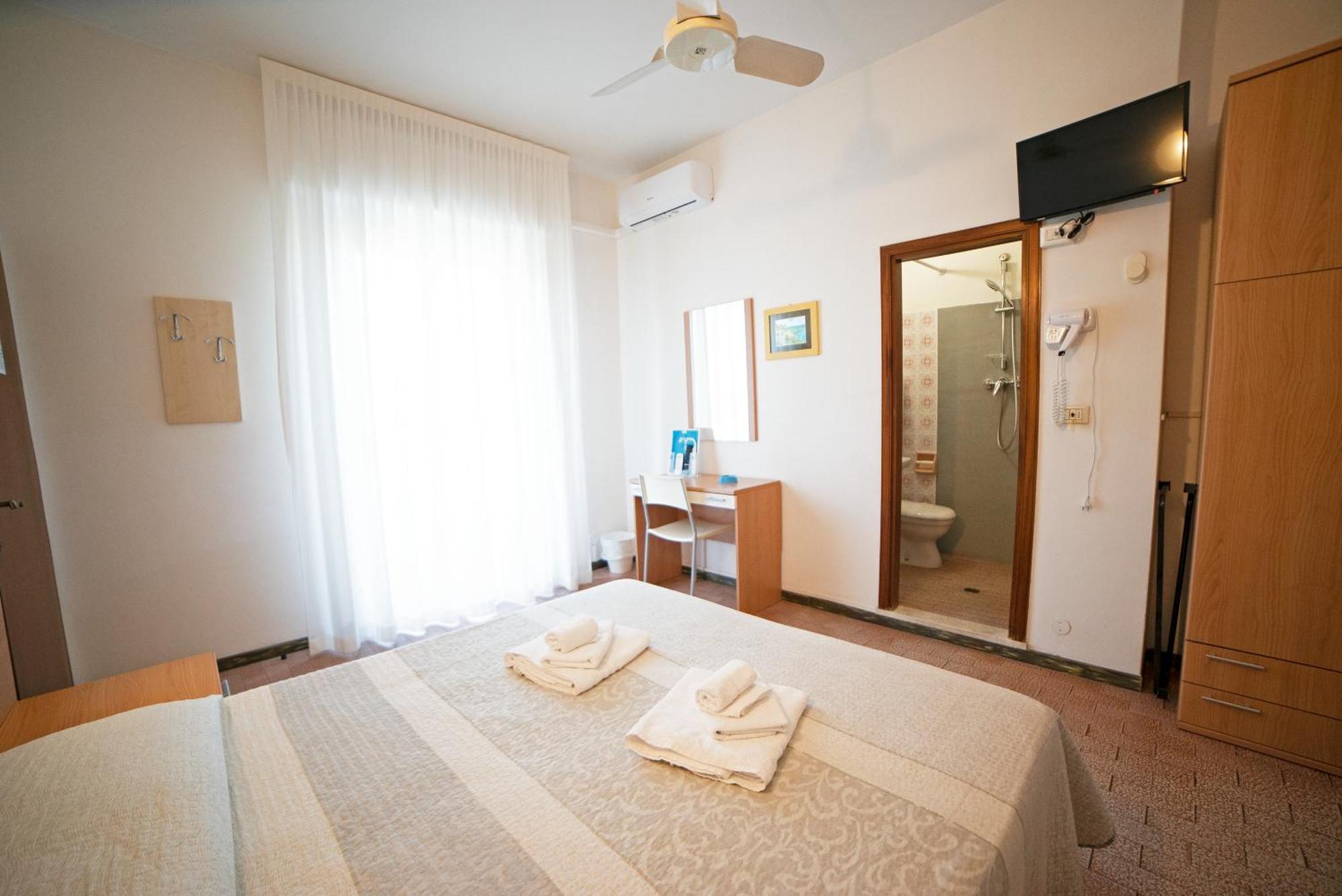 Hotel Mara Ріміні Екстер'єр фото