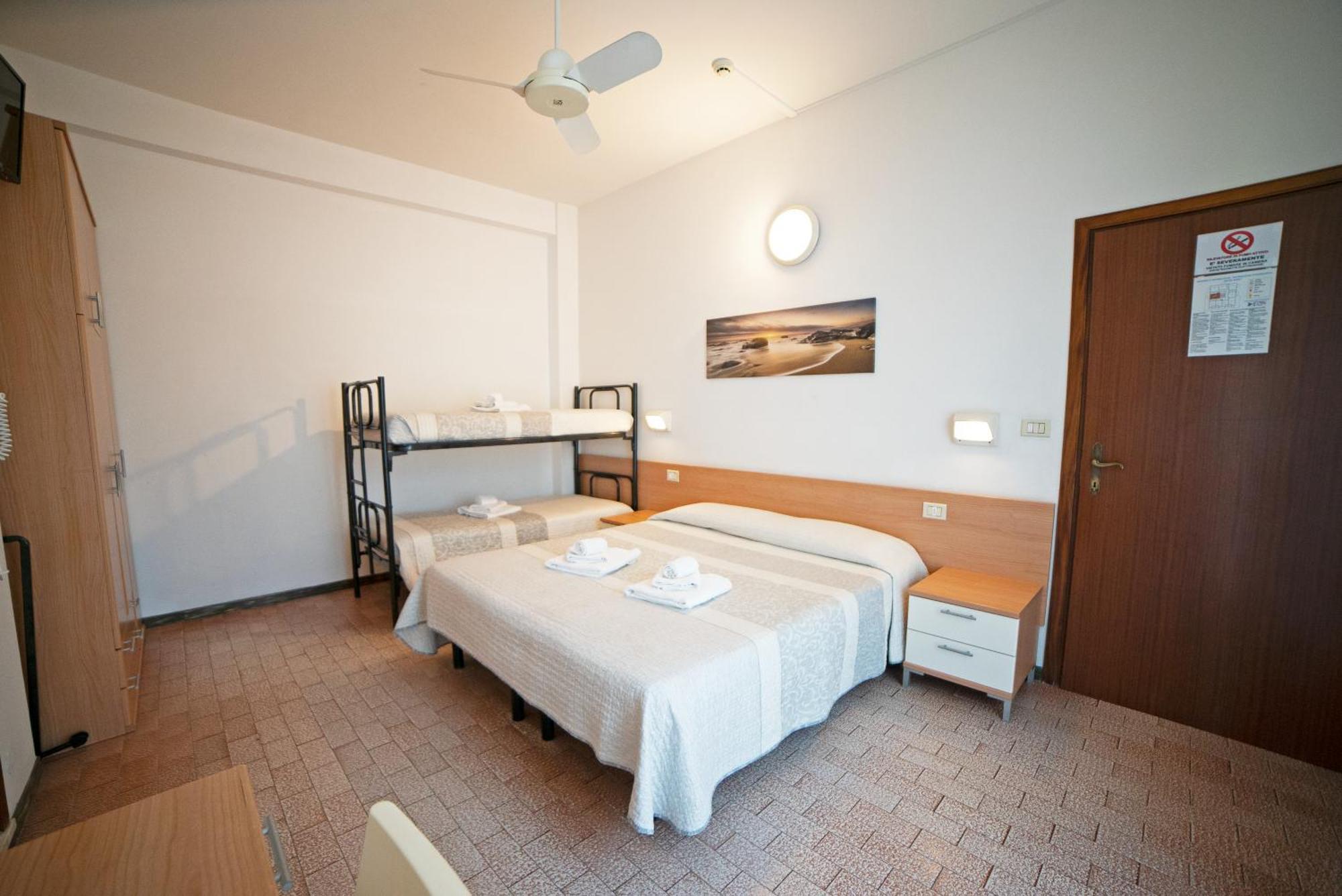 Hotel Mara Ріміні Екстер'єр фото