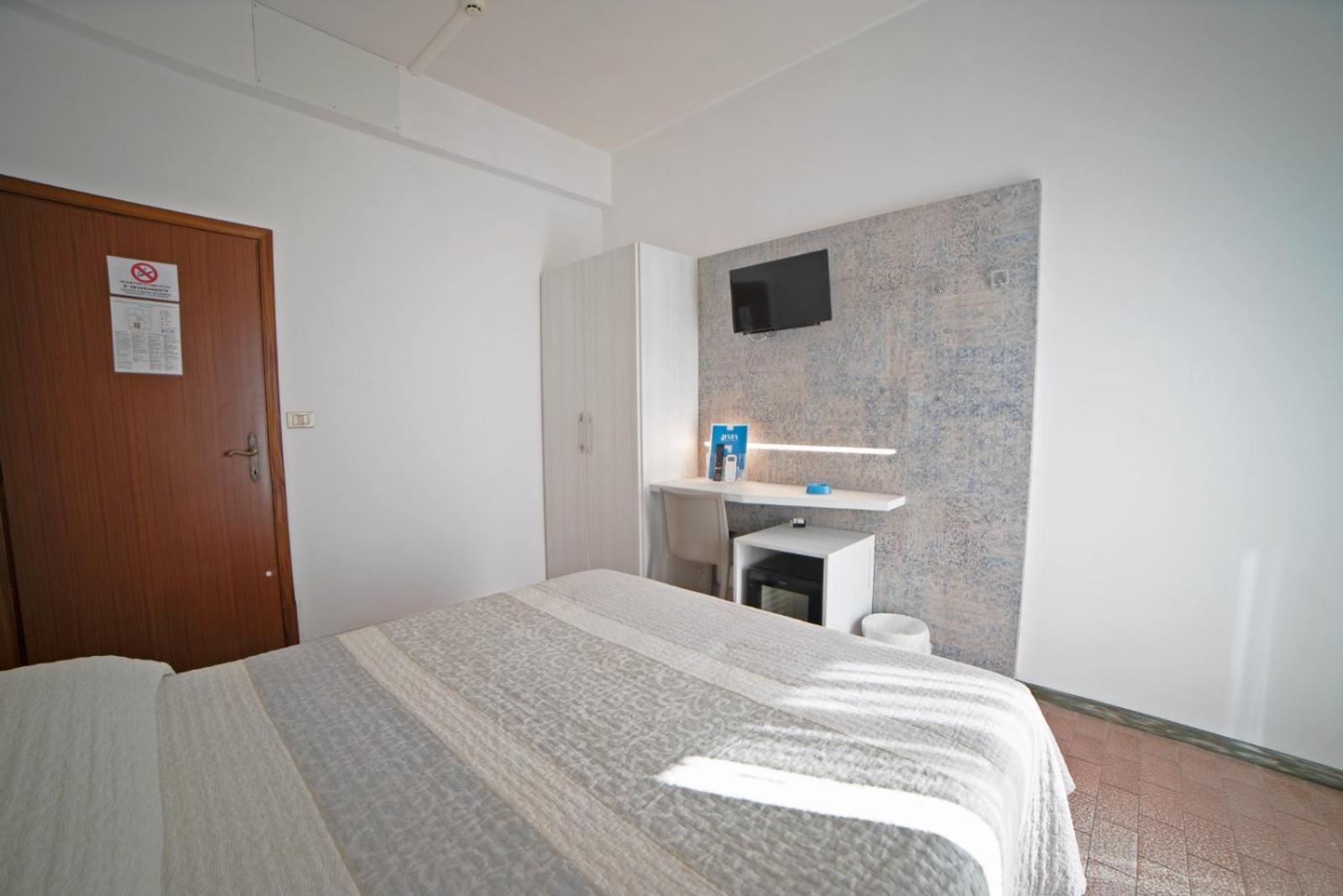 Hotel Mara Ріміні Екстер'єр фото
