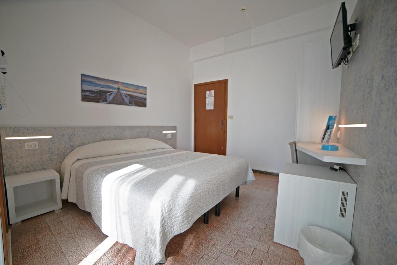 Hotel Mara Ріміні Екстер'єр фото