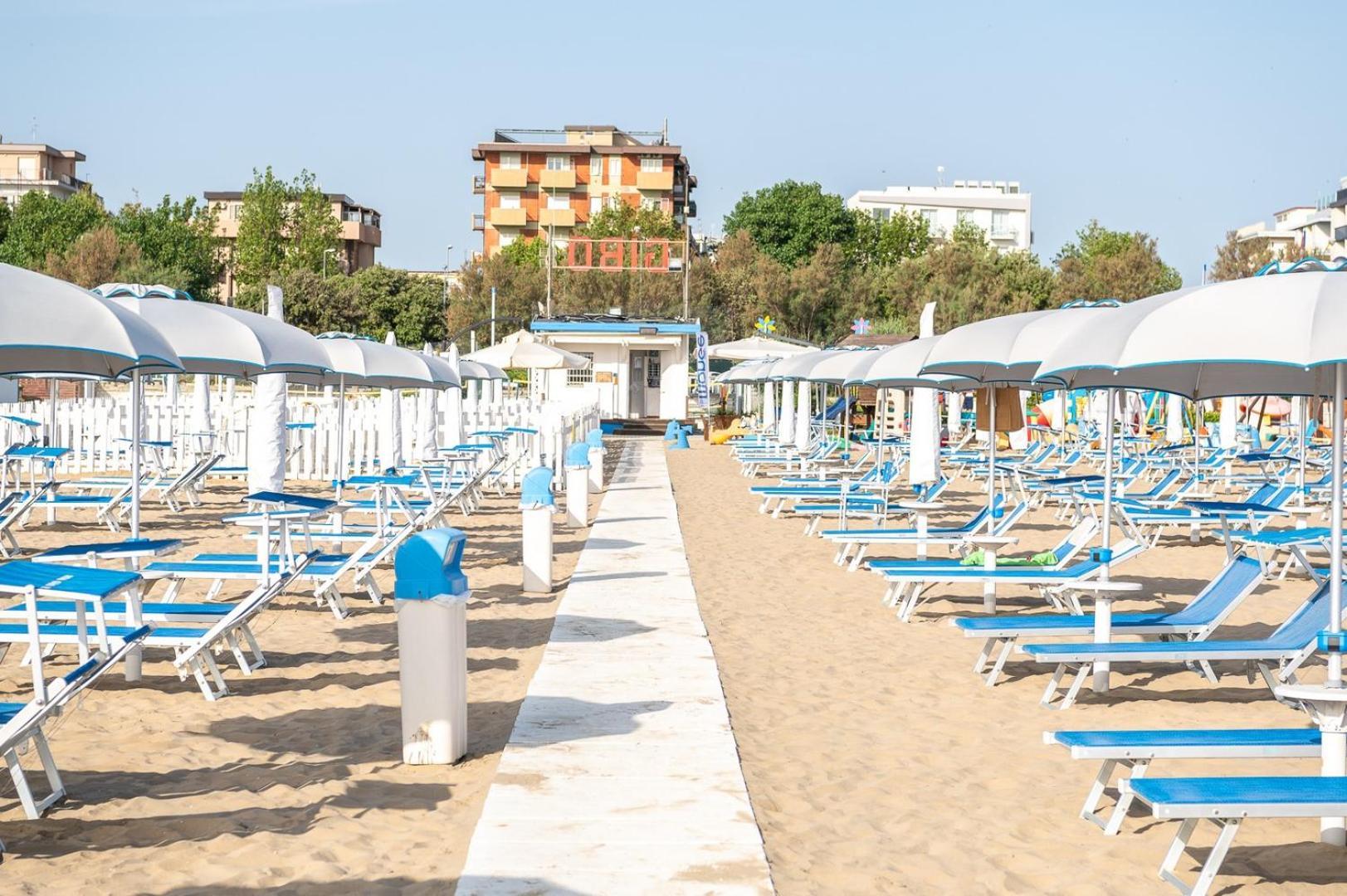 Hotel Mara Ріміні Екстер'єр фото